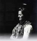 Vorschaubild Frau in Schwälmer Tracht, um 1938