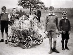 Vorschaubild Kinder beim Erntedankfest in Brandoberndorf, 1935