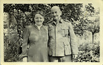 Vorschaubild Ockershäuser Ehepaar im Garten, 1940-1944