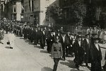 Vorschaubild Professoren beim Festzug in der Marburger Gutenbergstraße, 1927