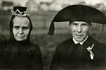 Vorschaubild Älteres Ehepaar aus Schrecksbach, vermutlich zur Goldenen Hochzeit, 1950er Jahre