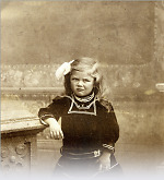 Vorschaubild Mädchen aus Haubern, um 1920