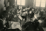 Vorschaubild Näherinnen und Näher der Firma Reuter in Gießen, um 1927