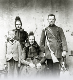 Vorschaubild Familie aus Hachborn mit Hund, vor 1914