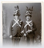 Vorschaubild Zwei Musterungsburschen aus Hachborn, um 1910