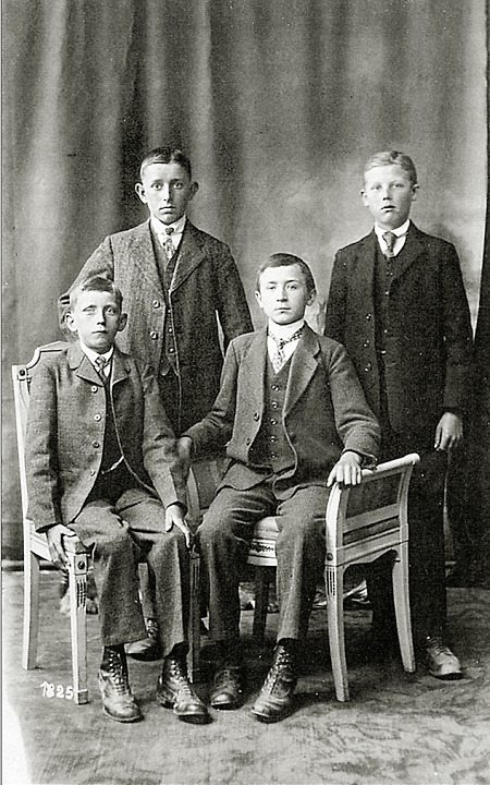 Vier Jungen aus Kirchvers, um 1910