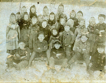 Kinder in Rollshausen, um 1918