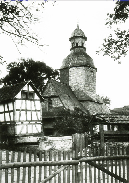 Kirche von Kirchvers mit Leiterhaus, 1930er Jahre