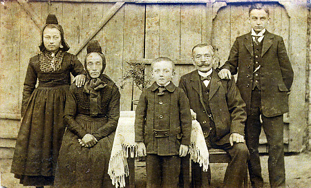 Familie aus Lohra, um 1920