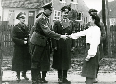 Angehörige des Reichsarbeitsdienstes in Korbach, um 1938