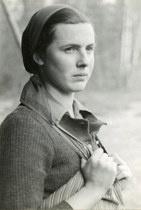 Arbeitsdienstmaid im Lager Korbach, 1938