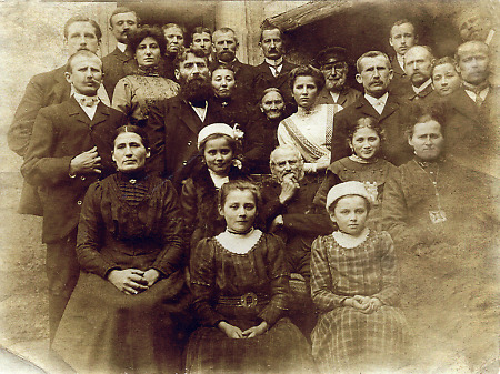 Großfamilie in Queckborn, um 1910?