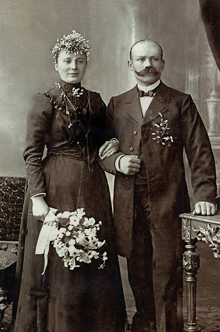 Hochzeitspaar aus Queckborn, 1907