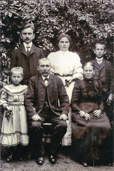 Familie aus Queckborn, um 1935