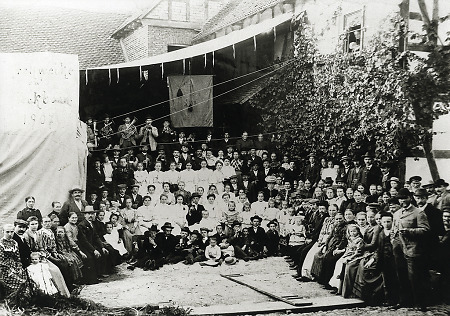 Kirmesgesellschaft in Queckborn, 1907