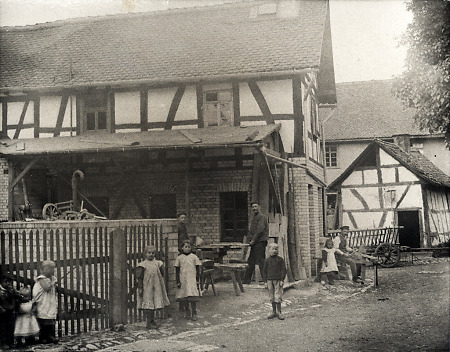 Wagnerwerkstatt in Queckborn, um 1910