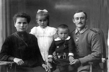 Familie aus Queckborn, um 1914/18