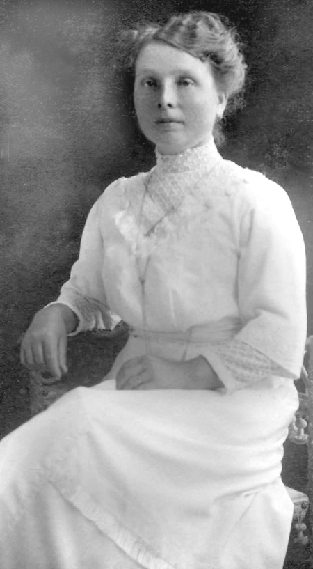 Junge Frau aus Queckborn, um 1910?
