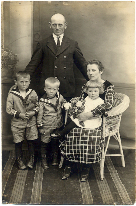 Familie aus Queckborn, um 1925