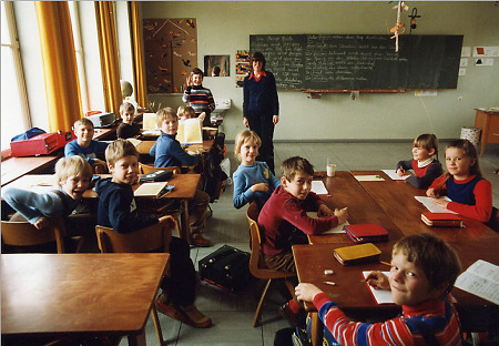 Klassenraum der Schule in Wetterburg, um 1970