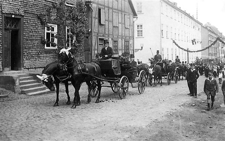 Umzug bei einem Fest in Homberg (Efze), 1903