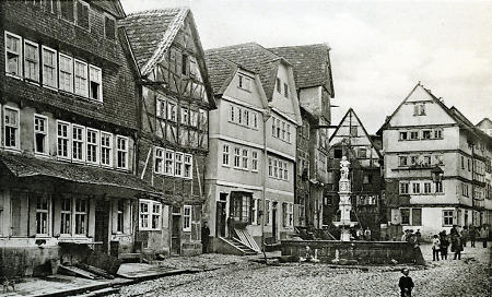 Am Rolandsbrunnen auf dem Fritzlarer Marktplatz, 1867