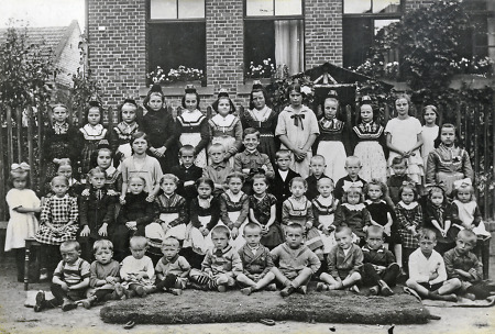 Schulklasse in Roth, 1927