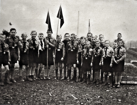 Gruppe des Jungvolks in Brandoberndorf, 1937
