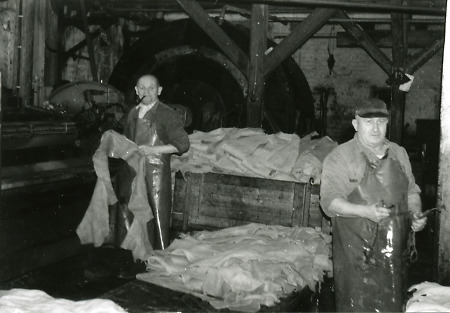 Arbeiter in der Gerberei Reuter in Brandoberndorf, 1965