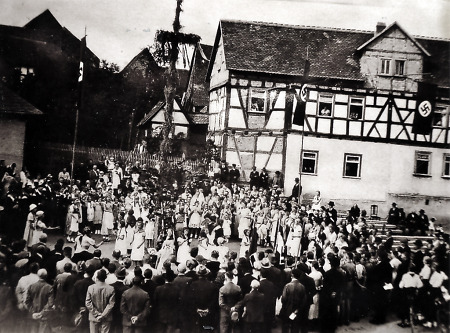 Erntedankfest auf dem Lindenplatz in Brandoberndorf, 1934