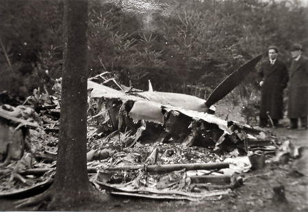 Wrack eines bei Bodenrod abgeschossenen Kampfflugzeugs, 1944