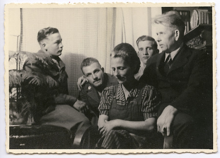 Familie mit US-Soldaten in Marburg, um 1946