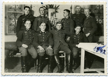Soldat aus Hessen mit Kameraden in Verdun, Weihnachten 1942