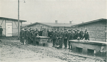 Große Wäsche in einem Lager in Limburg, 1914-1918