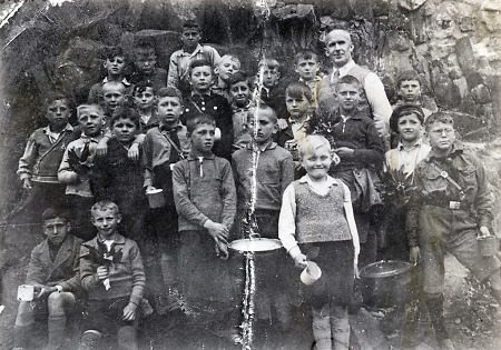 Schulklasse aus Niederaula auf Klassenfahrt, 1935