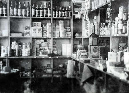 Lebensmittelgeschäft in Niederaula, um 1950