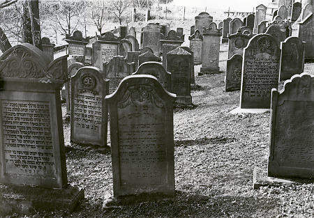 Der jüdische Friedhof in Niederaula, um 2000