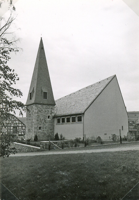 Die neue Kirche in Hattenbach, um 1970