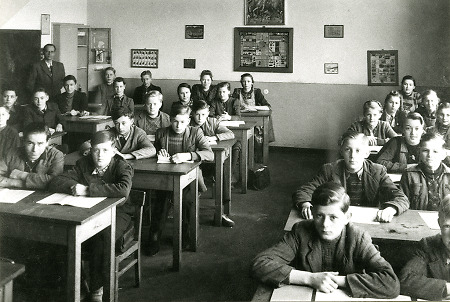 Schulklasse mit Schülern aus Kerspenhausen (?), um 1950?