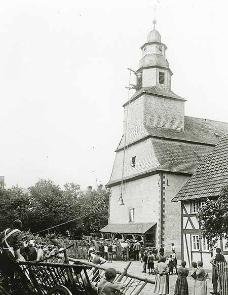 Einweihung neuer Kirchenglocken in Oberroßbach, 1956