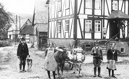 Fuhrwerk in Niederroßbach, um 1920