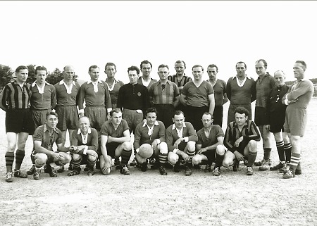 Fußballmannschaften aus Offdilln und Oberroßbach, 27. Juni 1959