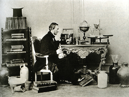 Justus von Liebig in seinem Gießener Arbeitszimmer, vor 1852