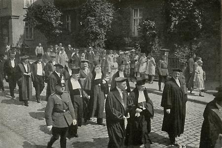 Professoren beim Festzug zum Jubiläumd er Marbruger Universität, 1927