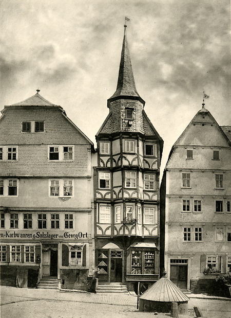Das sog. Alte Kaufhaus im Fritzlarer Markt, vor 1891