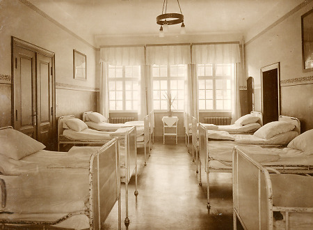 Ein Krankenzimmer in der Landes-Heil- und Pflegeanstalt Herborn, um 1925