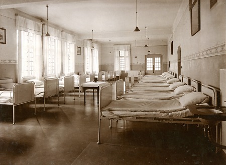 Krankenzimmer in der Landes-Heil- und Pflegeanstalt Herborn, um 1925