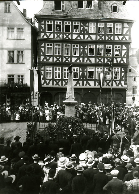 Ansprache des sogenannten „Kriegervereins-Schmidt“ zur Sedanfeier in Herborn, um 1900