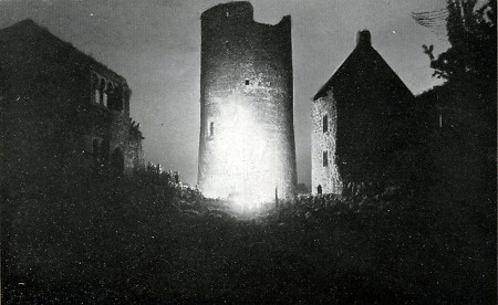 Sonnenwendfeier der SA auf Burg Münzenberg, 1931