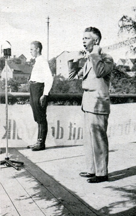 Kreisleiter Seipel bei einer Massenkundgebung in Friedberg, 12. Juni 1932